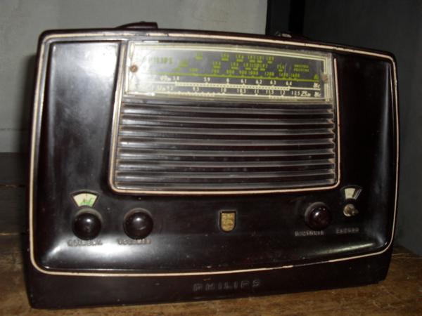 RADIO PHILIPS 2 FRENTE_600x450.JPG
